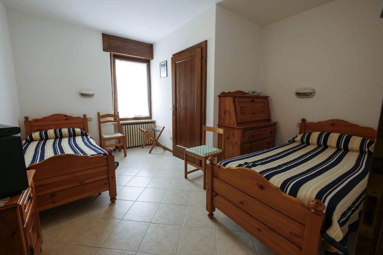 Albergo De March Farra d'Alpago Exteriér fotografie